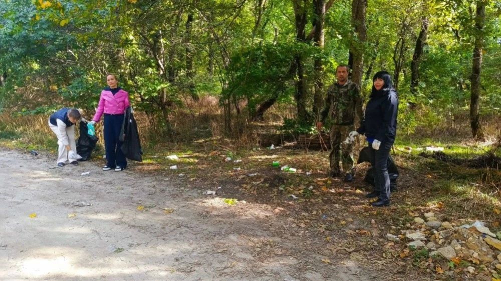 На Новомарьевских полянах. Акция «Сохраним природу Ставрополья» в самом разгаре На Новомарьевских полянах. Акция «Сохраним природу Ставрополья» в самом разгаре