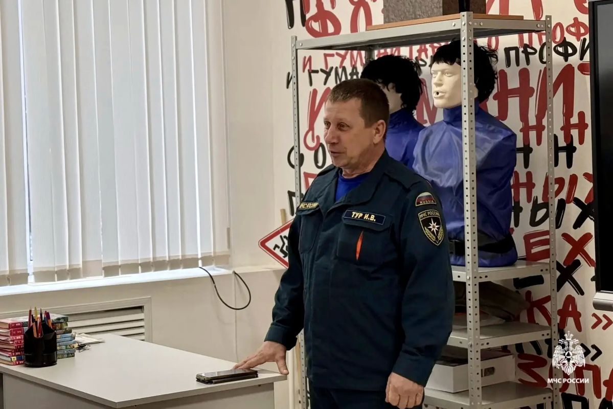 Сотрудники МЧС Ставрополья провели уроки по гражданской обороне Сотрудники МЧС Ставрополья провели уроки по гражданской обороне