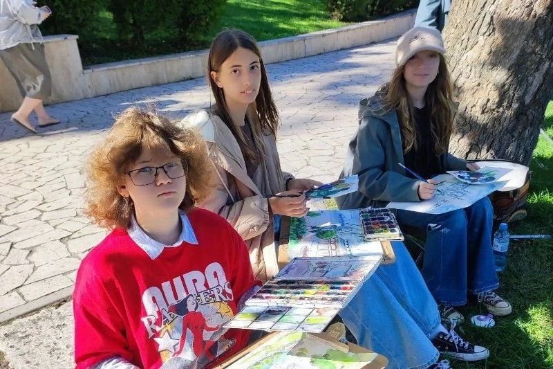 В пятигорском Цветнике прошел очный пленэрный конкурс Международного союза педагогов-художников В пятигорском Цветнике прошел очный пленэрный конкурс Международного союза педагогов-художников