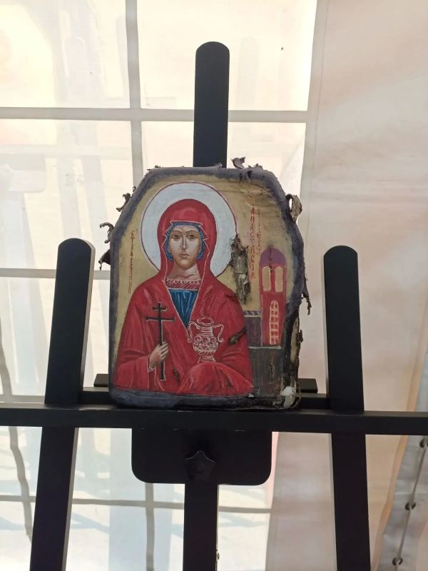 Форум Всемирного Русского Народного Собора открылся сегодня в Ставрополе у кафедрального собора Казанской иконы Божией Матери уникальной выставкой икон