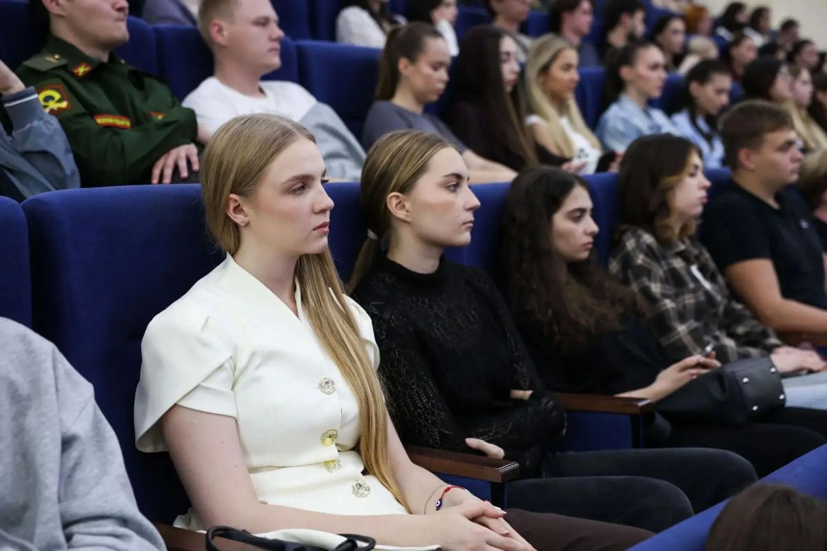 Руководитель следственного управления СКР по Ставропольскому краю провел профориентационное занятие для студентов Северо-Кавказского федерального университета Руководитель следственного управления СКР по Ставропольскому краю провел профориентационное занятие для студентов Северо-Кавказского федерального университета