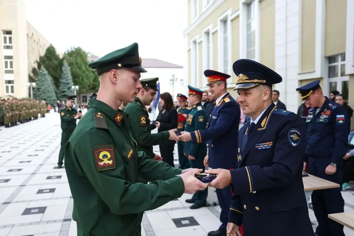 Звание лейтенанта присвоили 42 выпускникам Военного учебного центра СКФУ