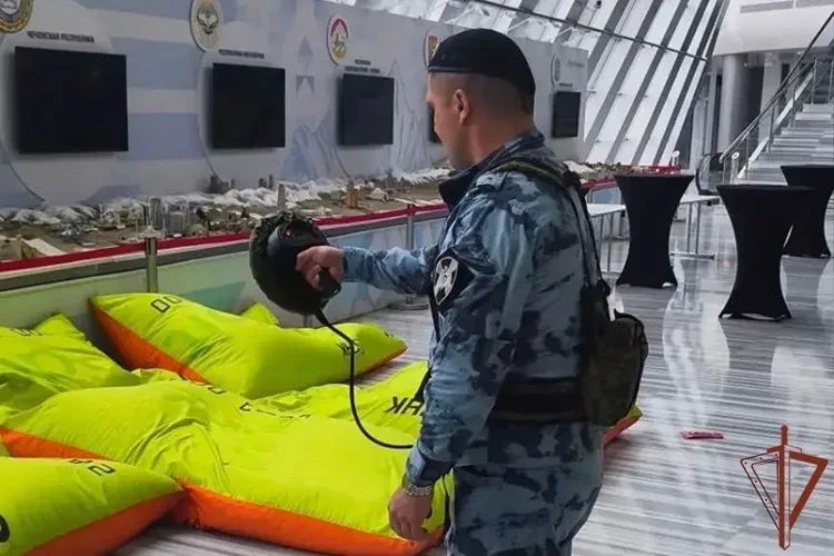 На Ставрополье росгвардейцы обеспечили безопасность чемпионата России по дзюдо Сотрудники ОМОН «Святогор» Управления Росгвардии по Ставропольскому краю во взаимодействии с коллегами из других силовых структур обеспечили... На Ставрополье росгвардейцы обеспечили безопасность чемпионата России по дзюдо Сотрудники ОМОН «Святогор» Управления Росгвардии по Ставропольскому краю во взаимодействии с коллегами из других силовых структур обеспечили...