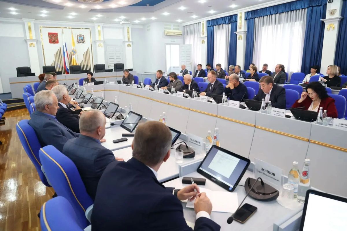 Любовь Маковская провела еженедельное рабочее совещание депутатов и сотрудников аппарата краевой Думы Любовь Маковская провела еженедельное рабочее совещание депутатов и сотрудников аппарата краевой Думы
