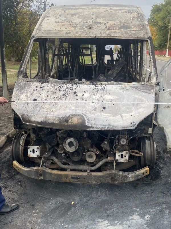 В Александровском округе в пути следования произошло возгорание микроавтобуса В Александровском округе в пути следования произошло возгорание микроавтобуса