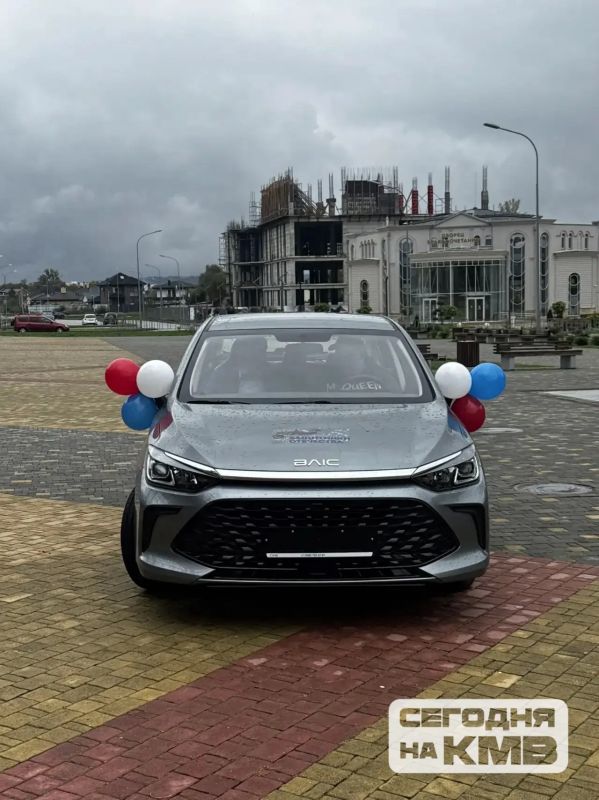 В Пятигорске ветерану СВО Даниилу Щербакову вручили автомобиль после тяжёлого ранения В Пятигорске ветерану СВО Даниилу Щербакову вручили автомобиль после тяжёлого ранения