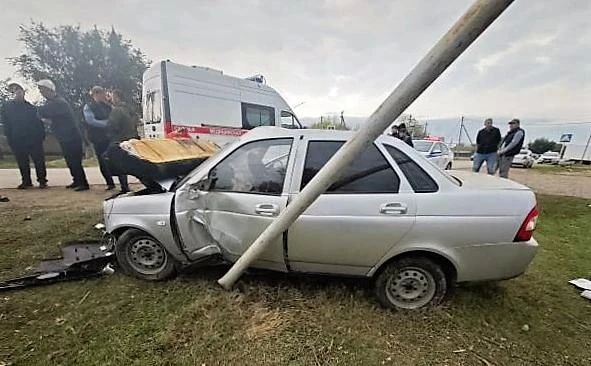 На Ставрополье подросток устроил ДТП, в котором пострадали четыре человека На Ставрополье подросток устроил ДТП, в котором пострадали четыре человека