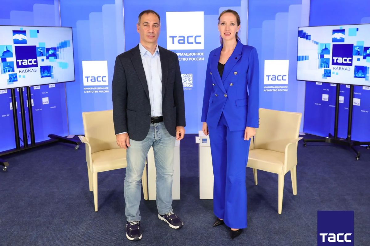 Главное из заявлений, а также фоторепортаж с пресс-конференции в Региональном информационном центре "ТАСС Кавказ" в Пятигорске, посвященной Северо-Кавказской научной школе по физике и математике, которая состоится 25-31... Главное из заявлений, а также фоторепортаж с пресс-конференции в Региональном информационном центре "ТАСС Кавказ" в Пятигорске, посвященной Северо-Кавказской научной школе по физике и математике, которая состоится 25-31...
