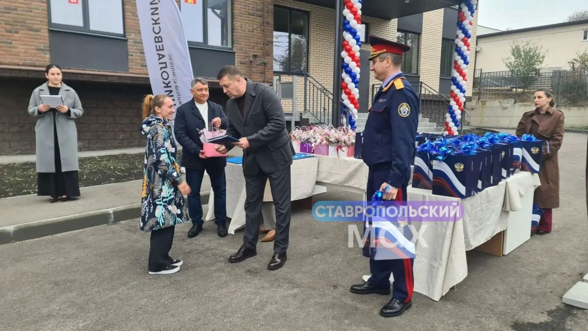 Ключи и документы от новых квартир в Железноводске получили 31 человек из категории дети-сироты