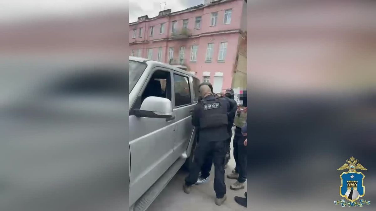 В Саратове при силовой поддержке спецназа Росгвардии задержан подозреваемый, который более 32 лет находился в федеральном розыске