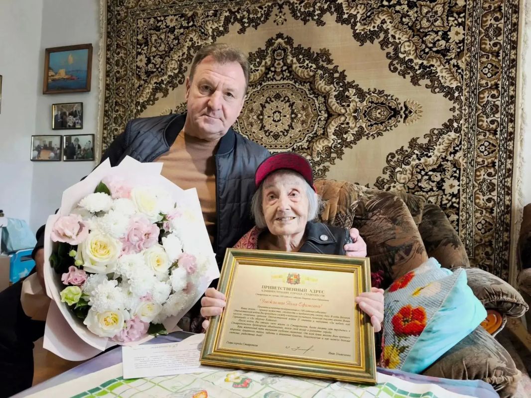 100 лет исполнилось ветерану Великой Отечественной войны Анне Лещенко