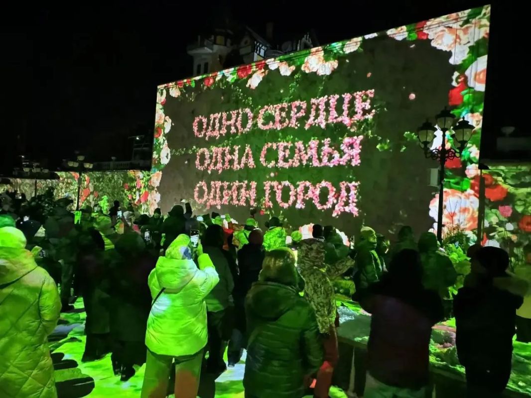 В Кисловодске Нарзанную галерею превратят в огромный экран для светового 3D-шоу В Кисловодске Нарзанную галерею превратят в огромный экран для светового 3D-шоу