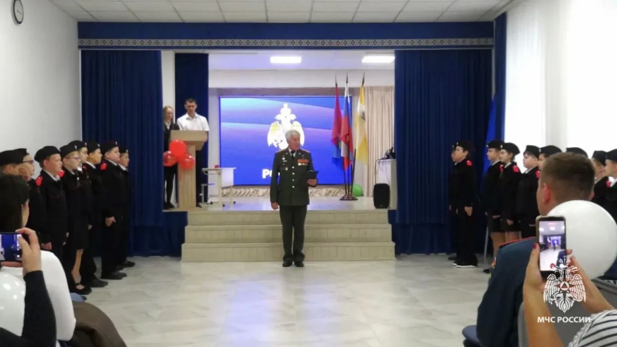 Пополняем ряды кадет МЧС России Пополняем ряды кадет МЧС России