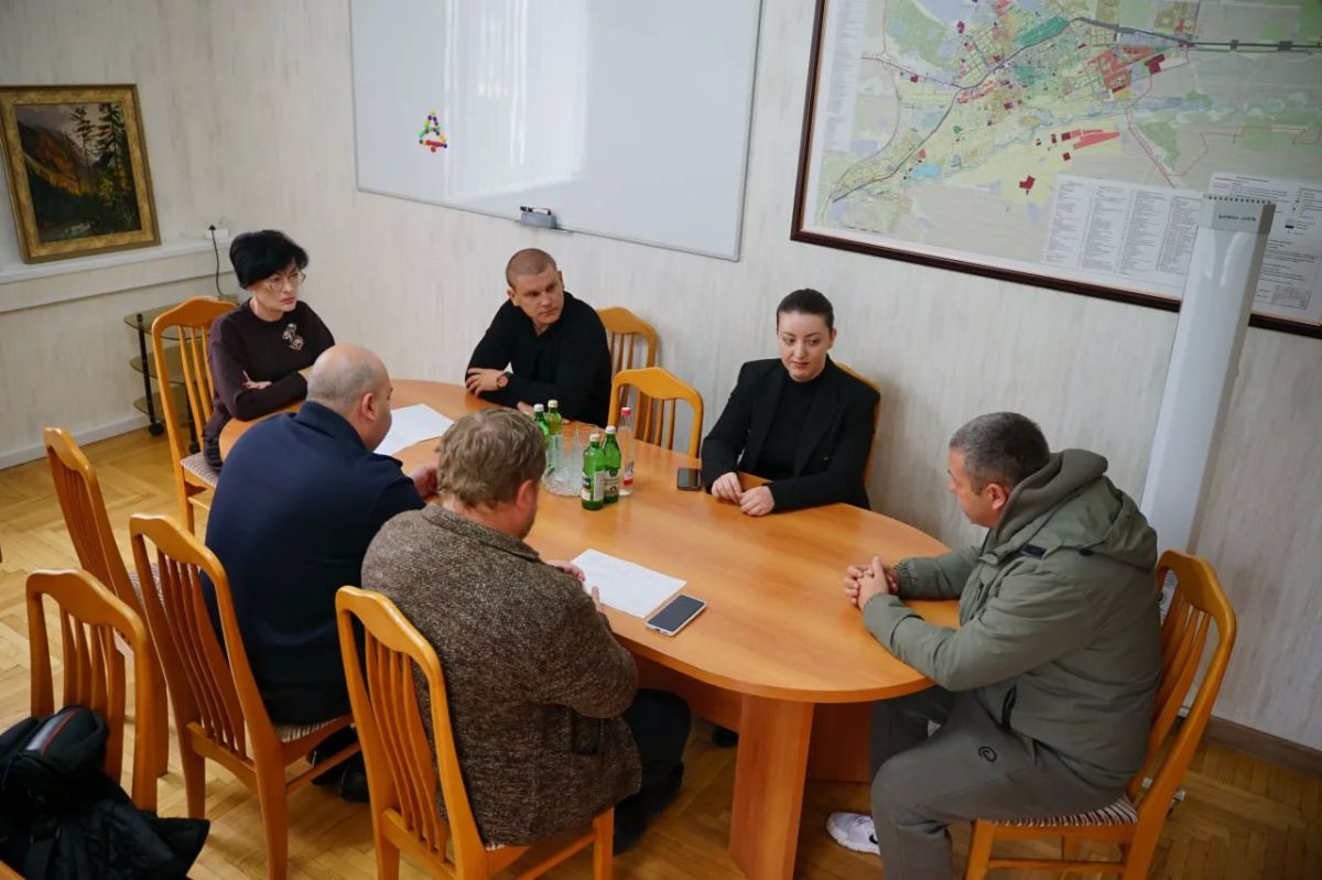 Вчера первый заместитель главы администрации городакурорта Ессентуки Екатерина Александровна Шабашова провела личный приём граждан Вчера первый заместитель главы администрации городакурорта Ессентуки Екатерина Александровна Шабашова провела личный приём граждан