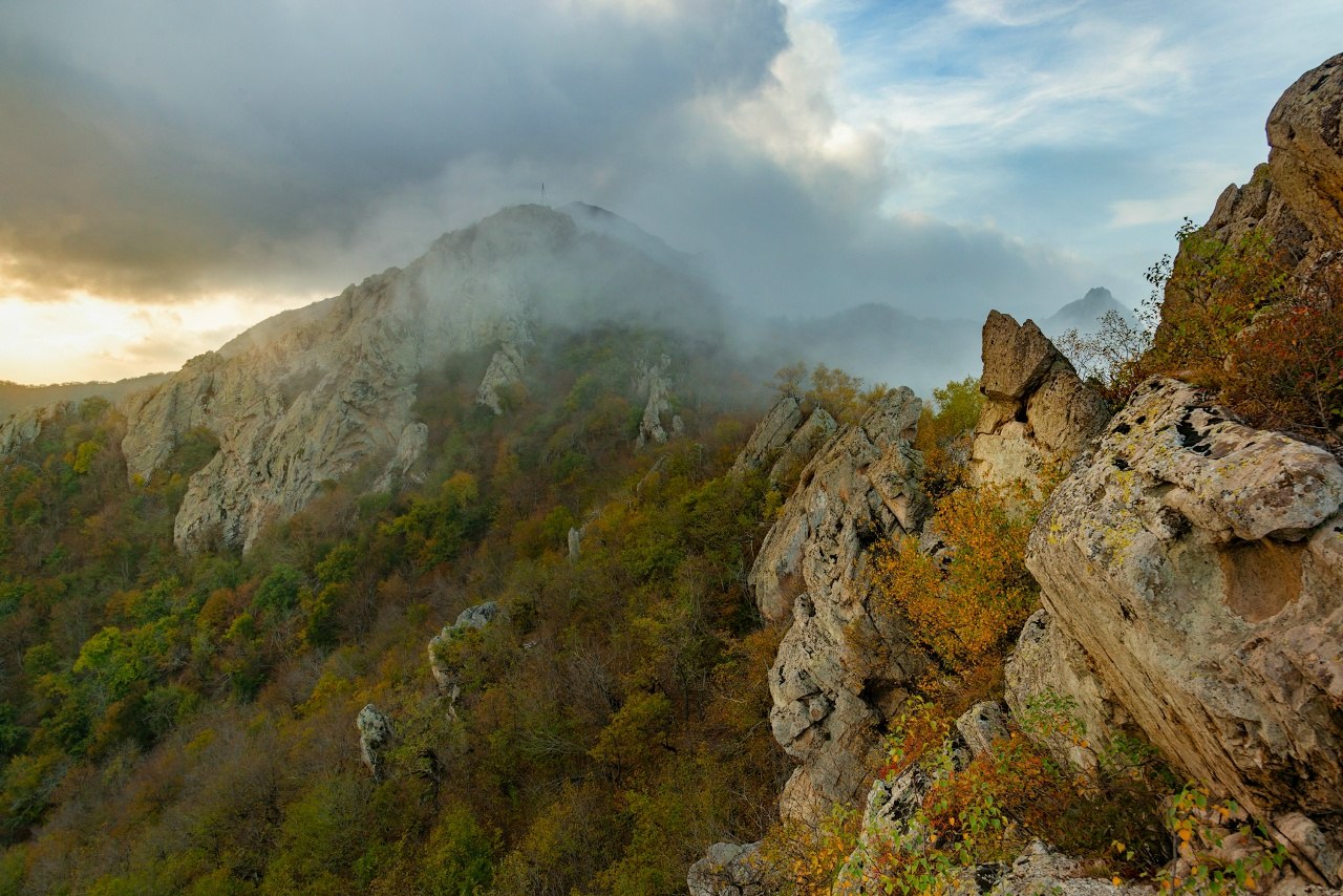 Козьи скалы Бештау. Аэль Брежицкая Подпишись на нас в МАКС