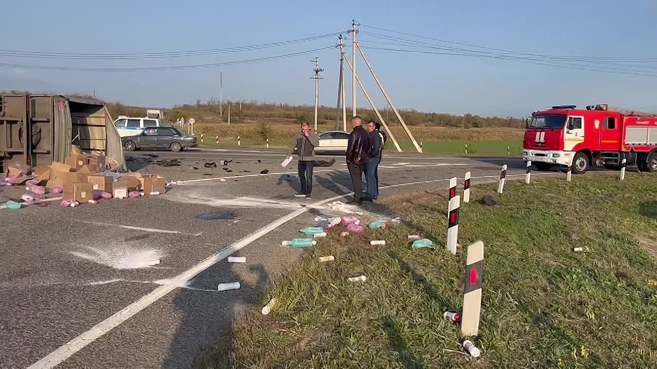 В Новоалександровском округе при столкновении иномарки и грузовой "Газели" 1 человек погиб ещё 1 ранен По предварительным данным, сегодня 30 октября, около 7 часов 45 минут на 9 км. автодороги "Обход г. Новоалександровска"...
