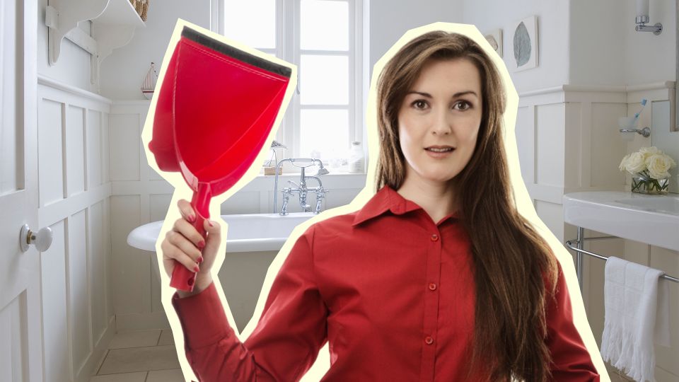 Обязательно поставьте совок в ванной: незаменимая вещь, но не для уборки