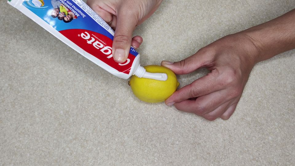 Как создать натуральное чистящее средство из лимонов и зубной пасты