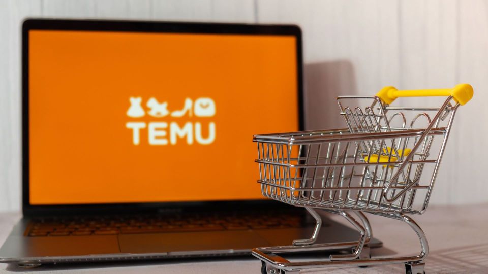 Не радуйтесь желтым ценникам: вот что ими «прикрывают» в магазинах бытовой техники